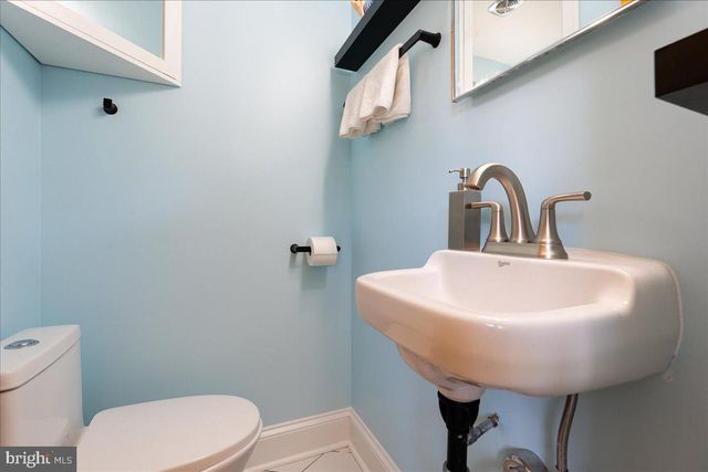 205 STONEWALL DR, Fredericksburg, VA 22401