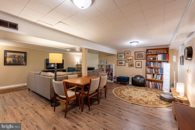 205 STONEWALL DR, Fredericksburg, VA 22401