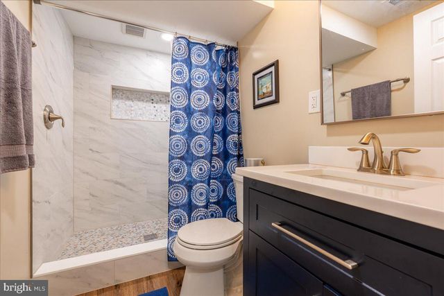 205 STONEWALL DR, Fredericksburg, VA 22401