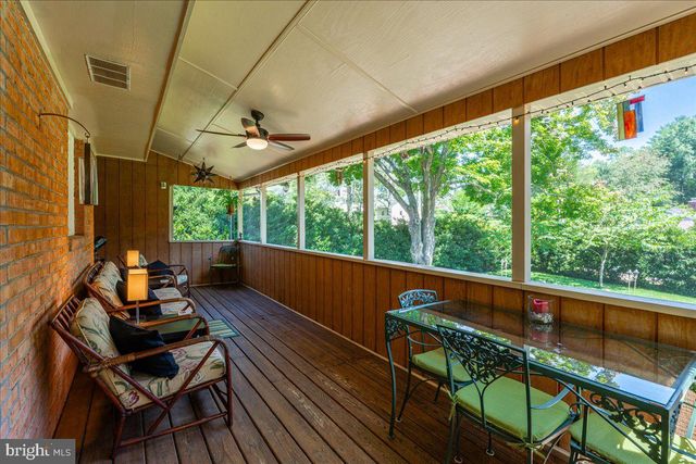 205 STONEWALL DR, Fredericksburg, VA 22401