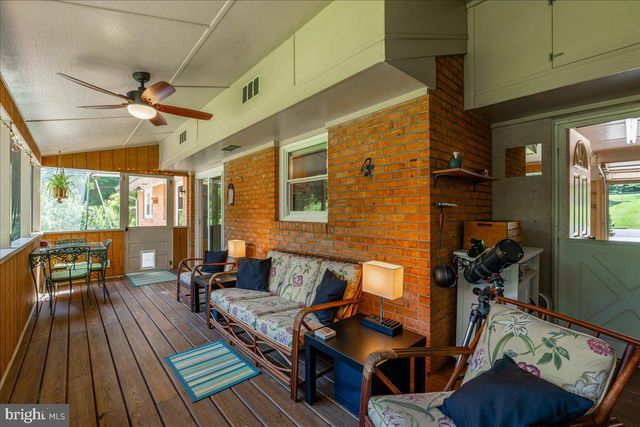 205 STONEWALL DR, Fredericksburg, VA 22401