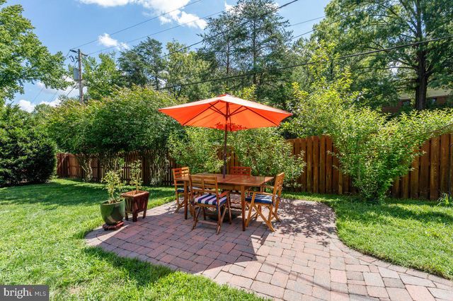 205 STONEWALL DR, Fredericksburg, VA 22401