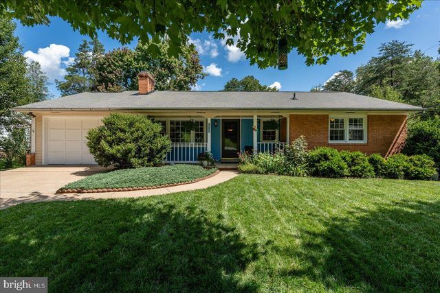205 STONEWALL DR, Fredericksburg, VA 22401