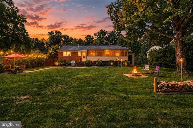 205 STONEWALL DR, Fredericksburg, VA 22401