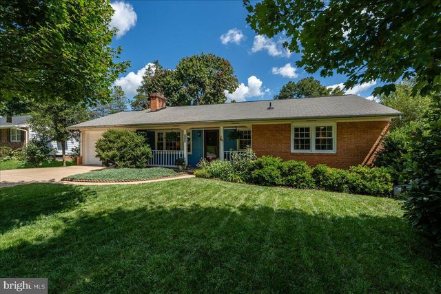 205 STONEWALL DR, Fredericksburg, VA 22401