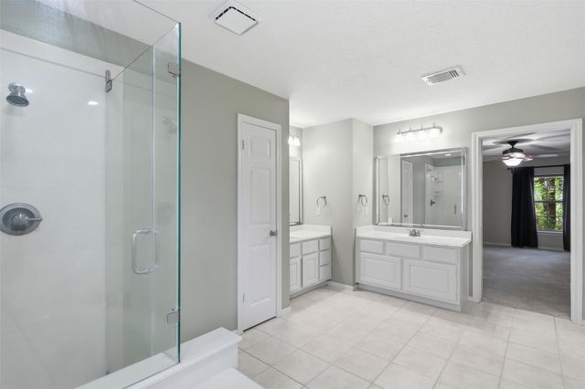 27 N Duskwood Place, The Woodlands, TX 77381