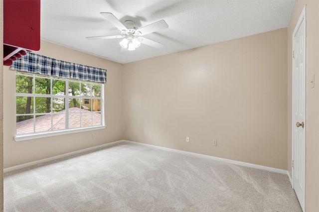 27 N Duskwood Place, The Woodlands, TX 77381
