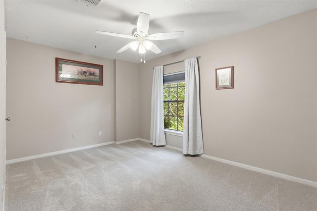 27 N Duskwood Place, The Woodlands, TX 77381
