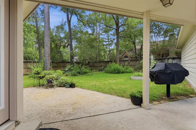 27 N Duskwood Place, The Woodlands, TX 77381