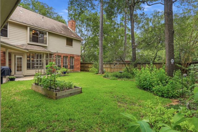 27 N Duskwood Place, The Woodlands, TX 77381