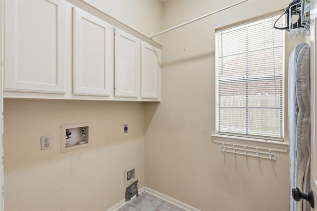 27 N Duskwood Place, The Woodlands, TX 77381