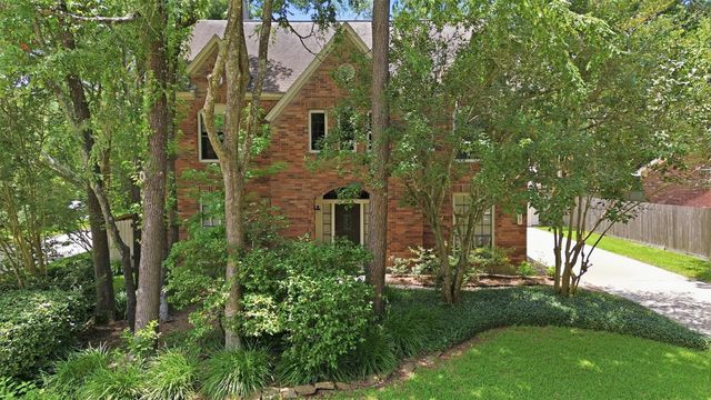 27 N Duskwood Place, The Woodlands, TX 77381
