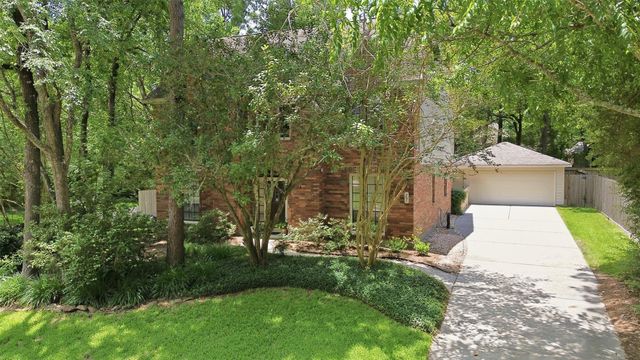 27 N Duskwood Place, The Woodlands, TX 77381