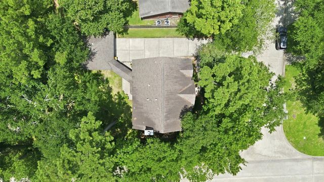 27 N Duskwood Place, The Woodlands, TX 77381