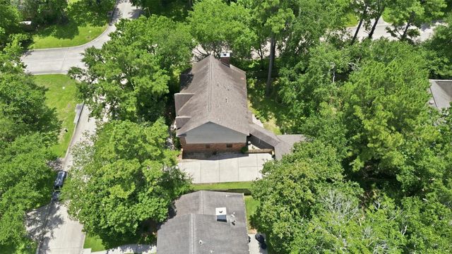 27 N Duskwood Place, The Woodlands, TX 77381