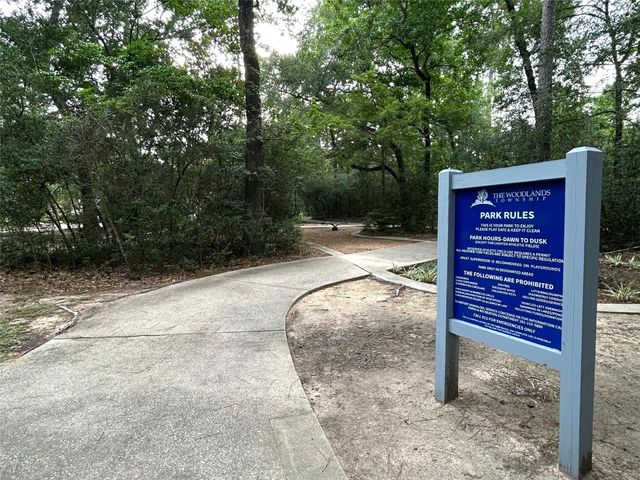 27 N Duskwood Place, The Woodlands, TX 77381