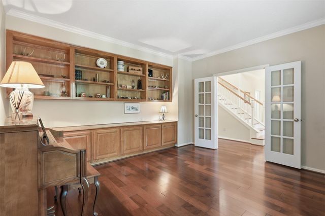 27 N Duskwood Place, The Woodlands, TX 77381