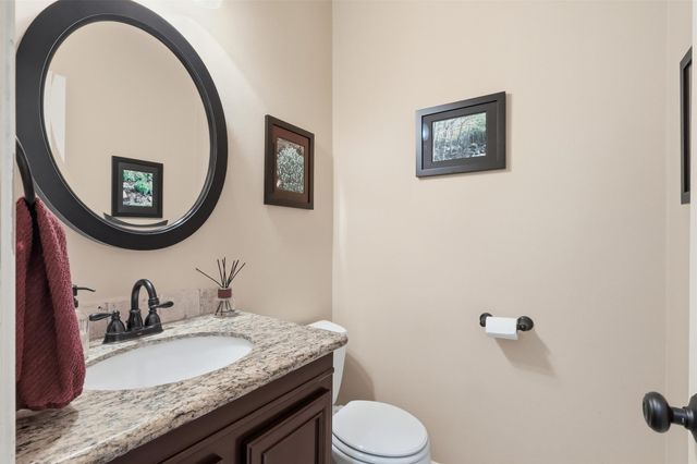 27 N Duskwood Place, The Woodlands, TX 77381