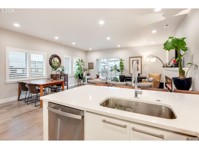 16562 Se SUNSHOWER Pl, Happy Valley, OR 97086