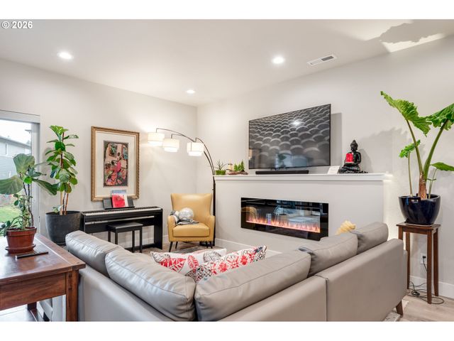 16562 Se SUNSHOWER Pl, Happy Valley, OR 97086