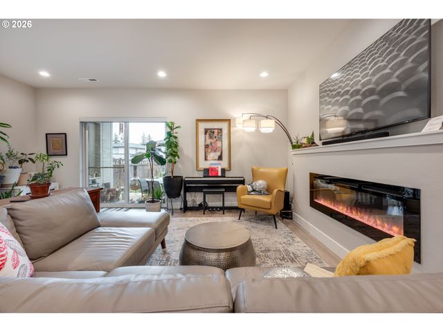 16562 Se SUNSHOWER Pl, Happy Valley, OR 97086