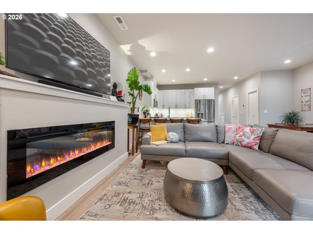 16562 Se SUNSHOWER Pl, Happy Valley, OR 97086