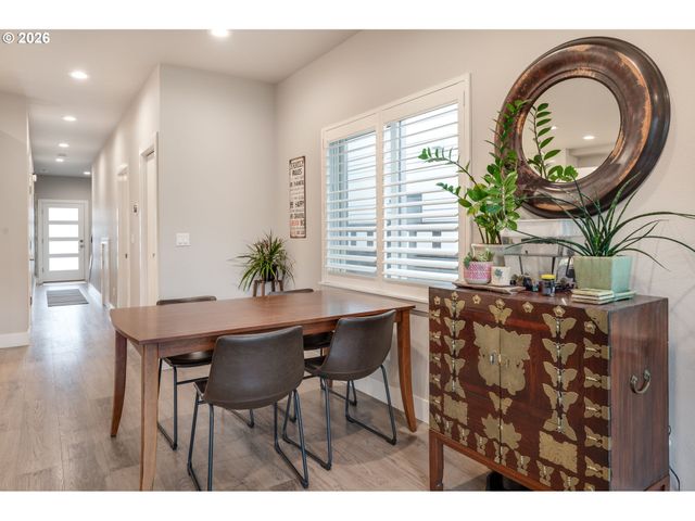 16562 Se SUNSHOWER Pl, Happy Valley, OR 97086