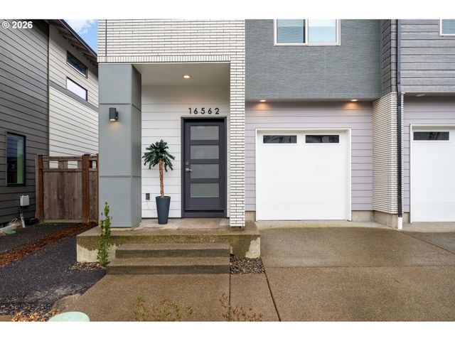 16562 Se SUNSHOWER Pl, Happy Valley, OR 97086