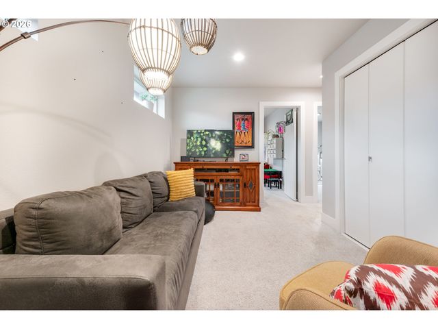 16562 Se SUNSHOWER Pl, Happy Valley, OR 97086