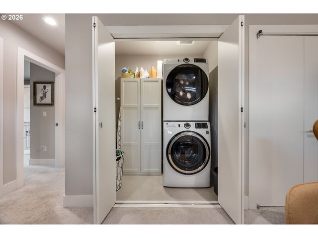 16562 Se SUNSHOWER Pl, Happy Valley, OR 97086