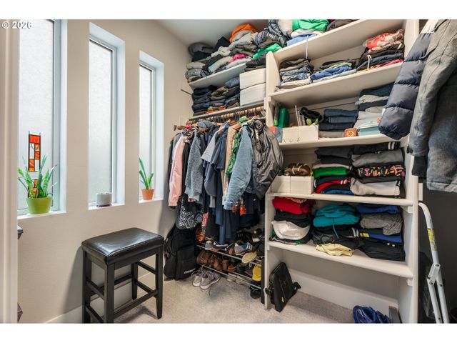 16562 Se SUNSHOWER Pl, Happy Valley, OR 97086