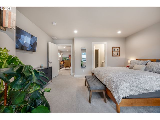 16562 Se SUNSHOWER Pl, Happy Valley, OR 97086