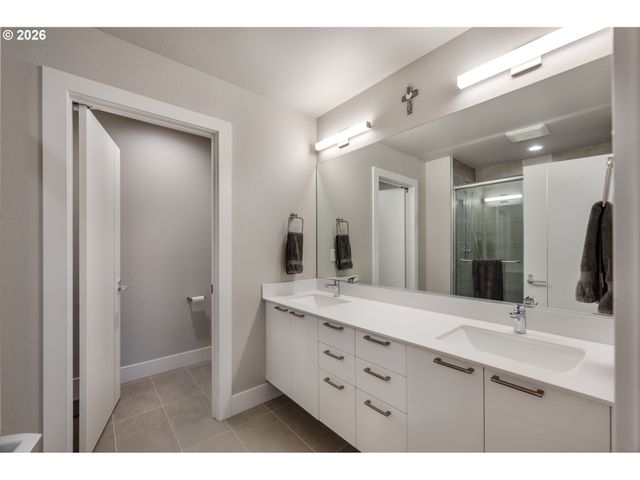 16562 Se SUNSHOWER Pl, Happy Valley, OR 97086