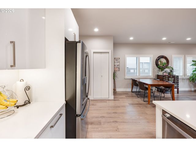 16562 Se SUNSHOWER Pl, Happy Valley, OR 97086