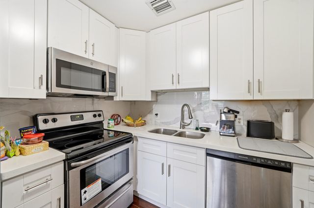1401 SW 134th Way 410c, Pembroke Pines, FL 33027