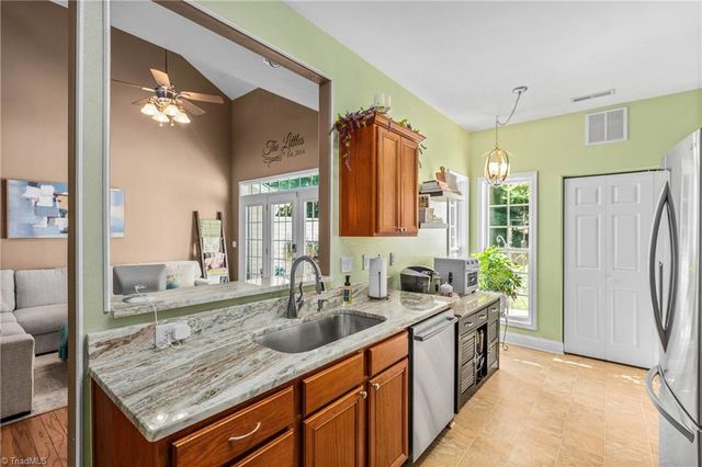 5780 Fox Ridge Lane, Winston-salem, NC 27104