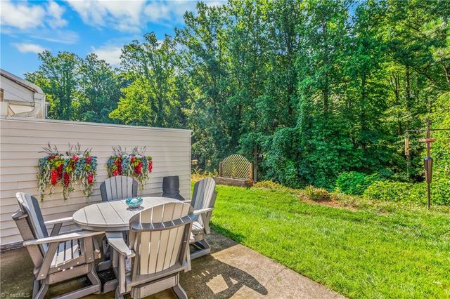5780 Fox Ridge Lane, Winston-salem, NC 27104