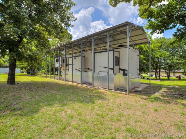 74 Hickory Lane, Stigler, OK 74462