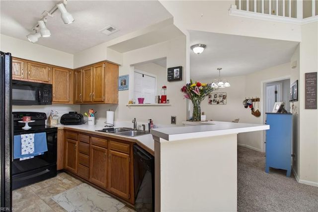 744 Rock Crest Ct Apt 301, Newport News, VA 23602