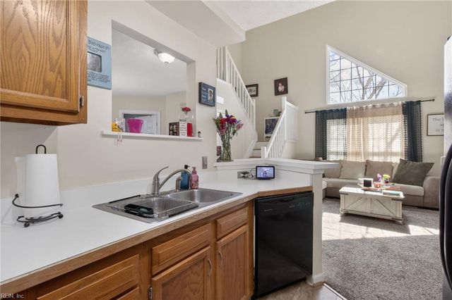 744 Rock Crest Ct Apt 301, Newport News, VA 23602