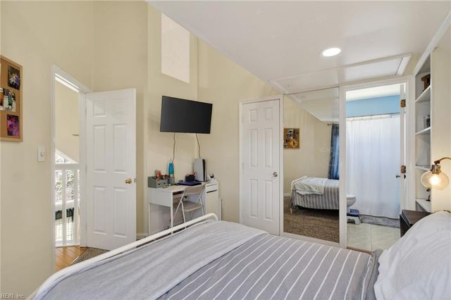 744 Rock Crest Ct Apt 301, Newport News, VA 23602