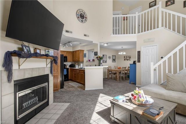 744 Rock Crest Ct Apt 301, Newport News, VA 23602