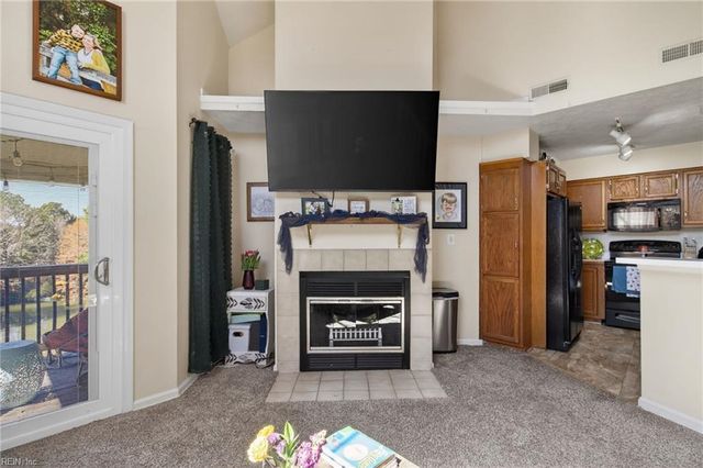 744 Rock Crest Ct Apt 301, Newport News, VA 23602