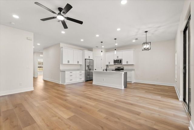 24 PLANTATION ROAD, Debary, FL 32713