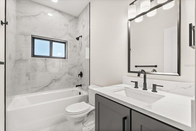 24 PLANTATION ROAD, Debary, FL 32713