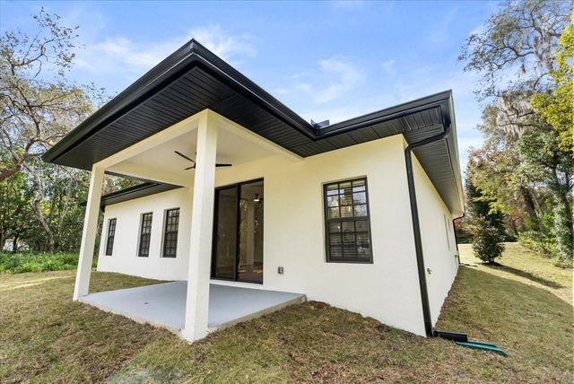 24 PLANTATION ROAD, Debary, FL 32713