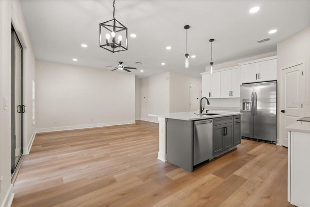 24 PLANTATION ROAD, Debary, FL 32713