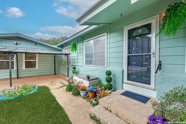 914 6th, Blanco, TX 78606