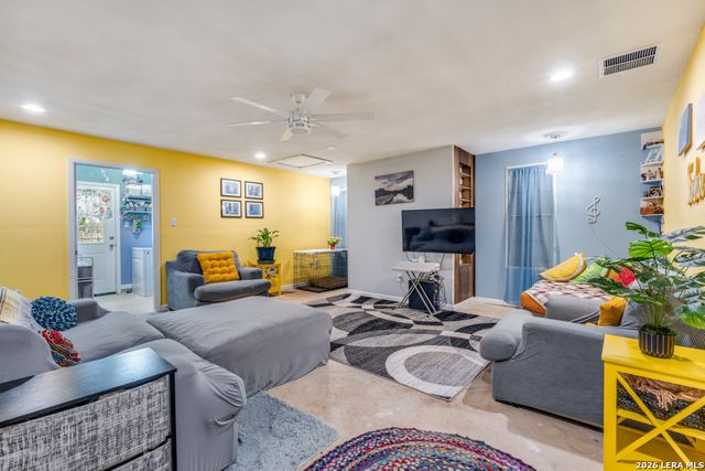 914 6th, Blanco, TX 78606