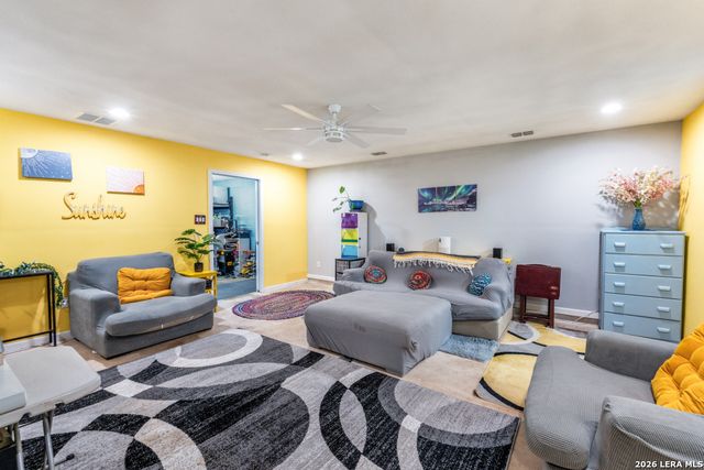 914 6th, Blanco, TX 78606